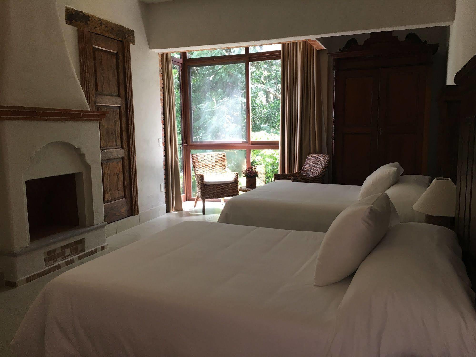 Hotel Casa Del Angel Tepoztlan Bagian luar foto